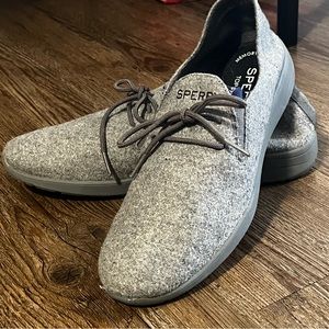 Super cute grey Sperry slide on shoes